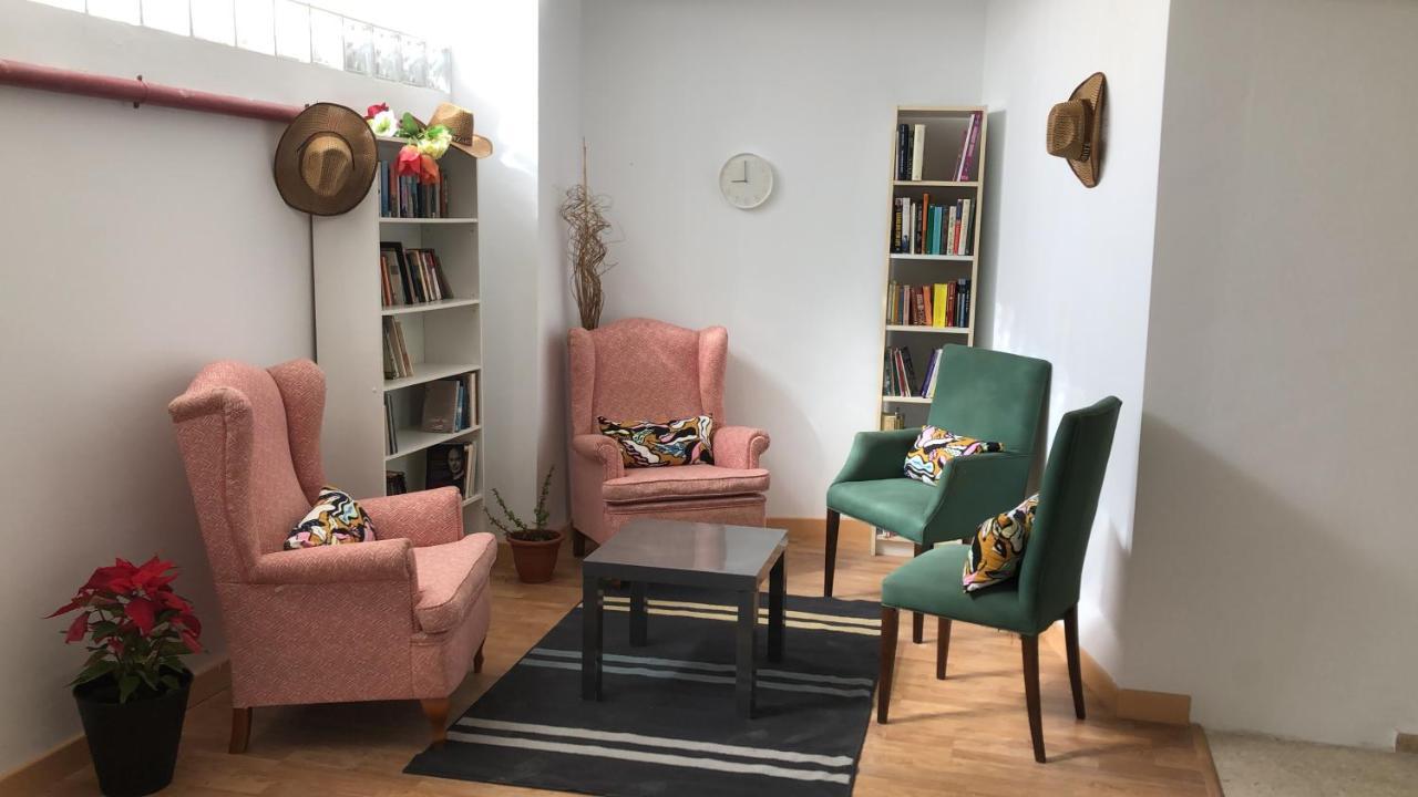 Urban Rest Zone And Coworking *